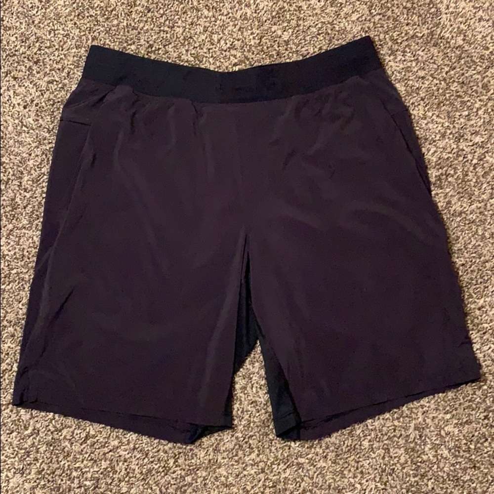 Lululemon T.H.E. 9” short with liner